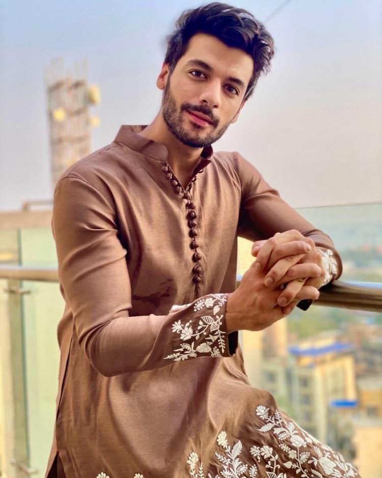 ANTIQUE BRASS EMBROIDERY WORK KURTA SET FOR MEN