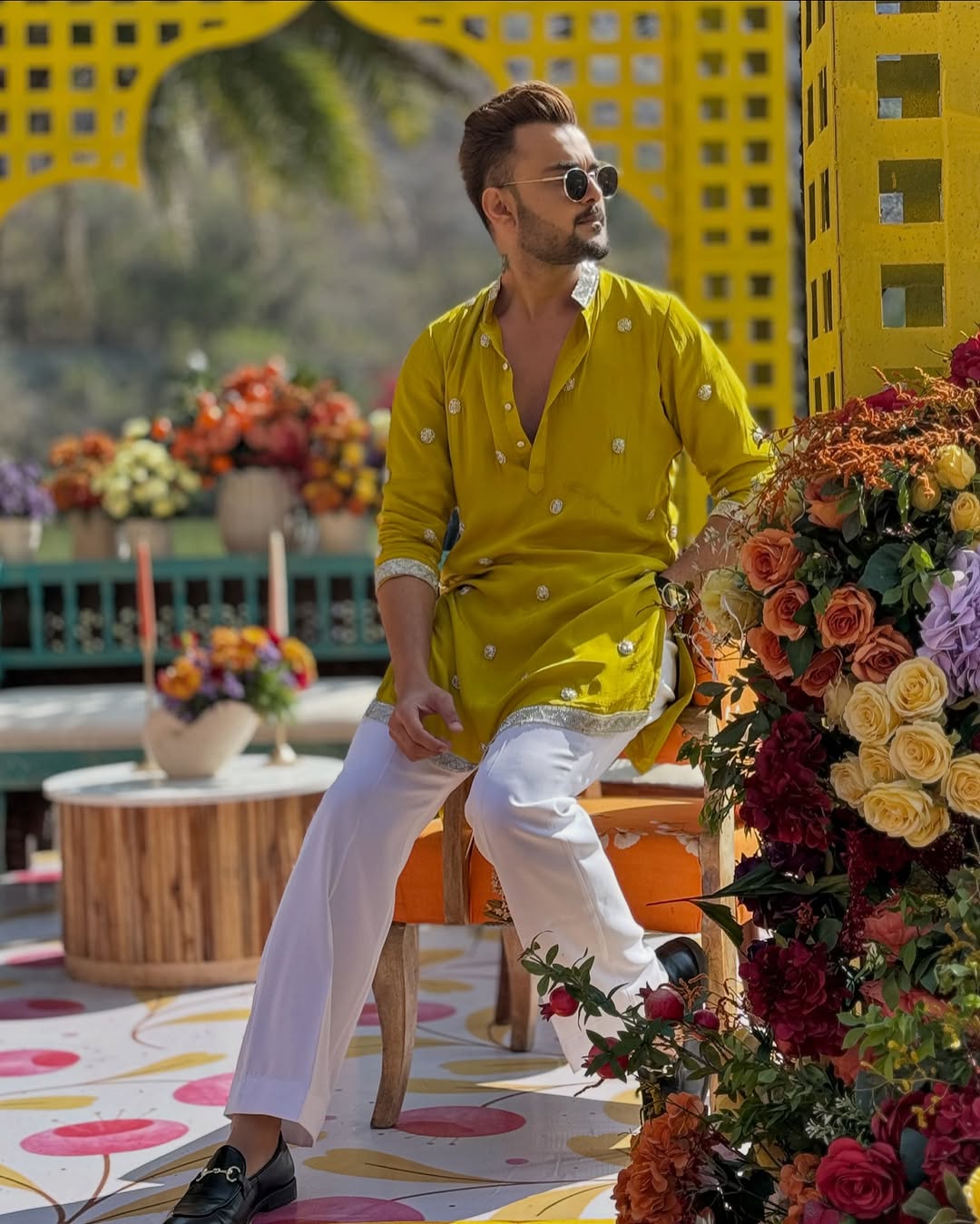 YELLOW LINEN EMBROIDERED SEQUIN WORK KURTA PAJAMA SET FOR MEN'S