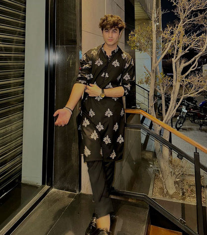 BLACK FLORAL EMBROIDERED PARIJAAT KURTA WITH PAJAMA SET FOR MEN