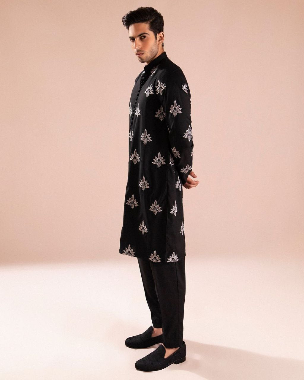 BLACK FLORAL EMBROIDERED PARIJAAT KURTA WITH PAJAMA SET FOR MEN